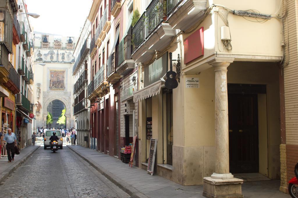 Life Apartments Giralda Suites Sevilla Exterior foto