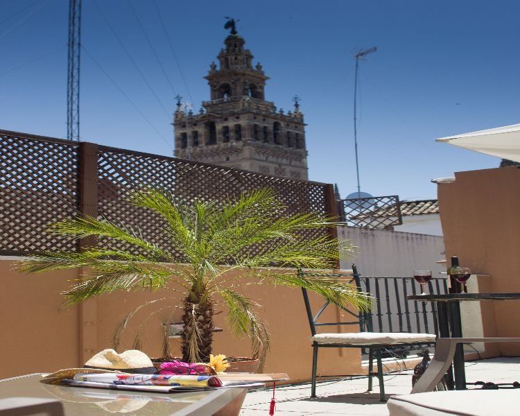Life Apartments Giralda Suites Sevilla Exterior foto