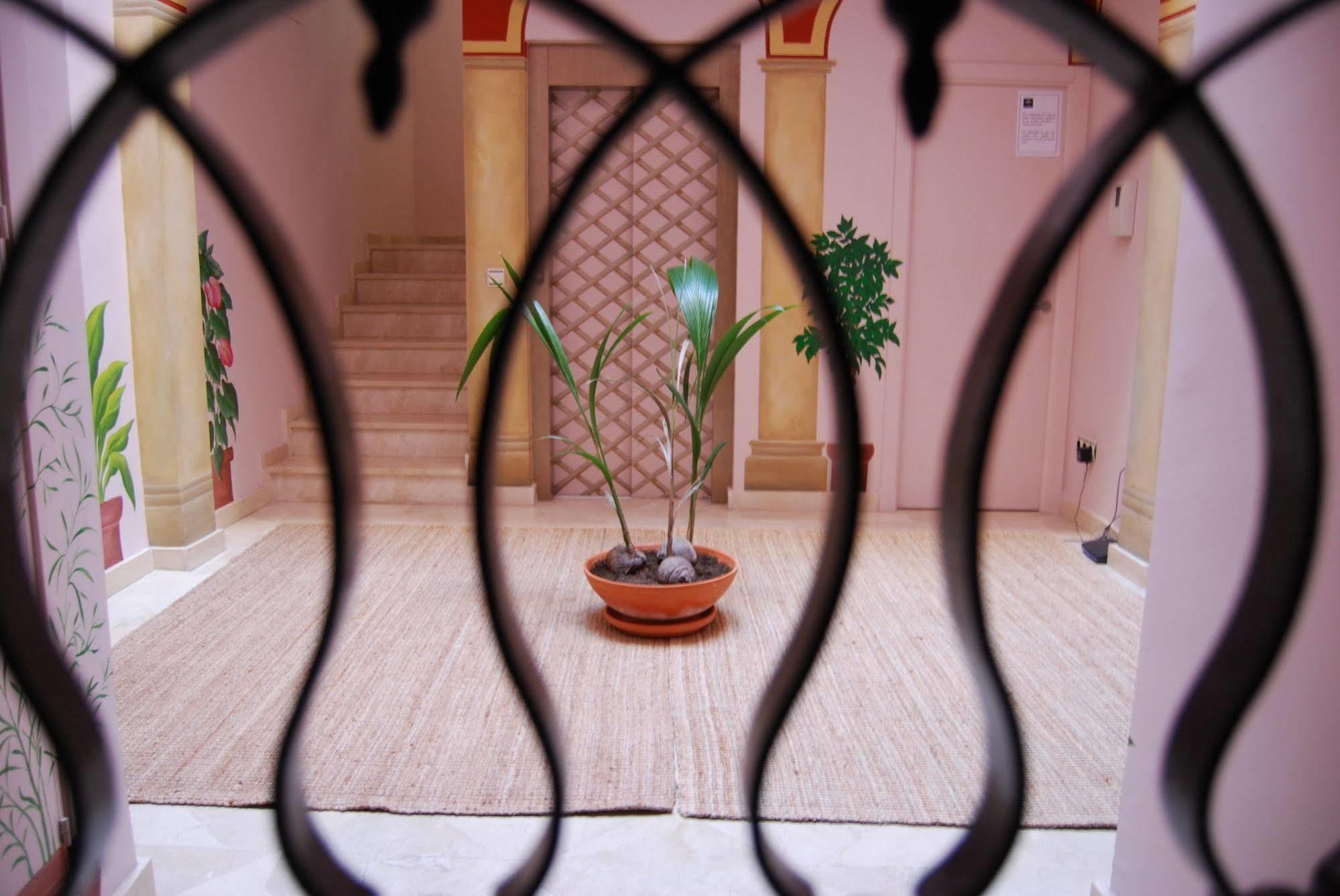 Life Apartments Giralda Suites Sevilla Exterior foto