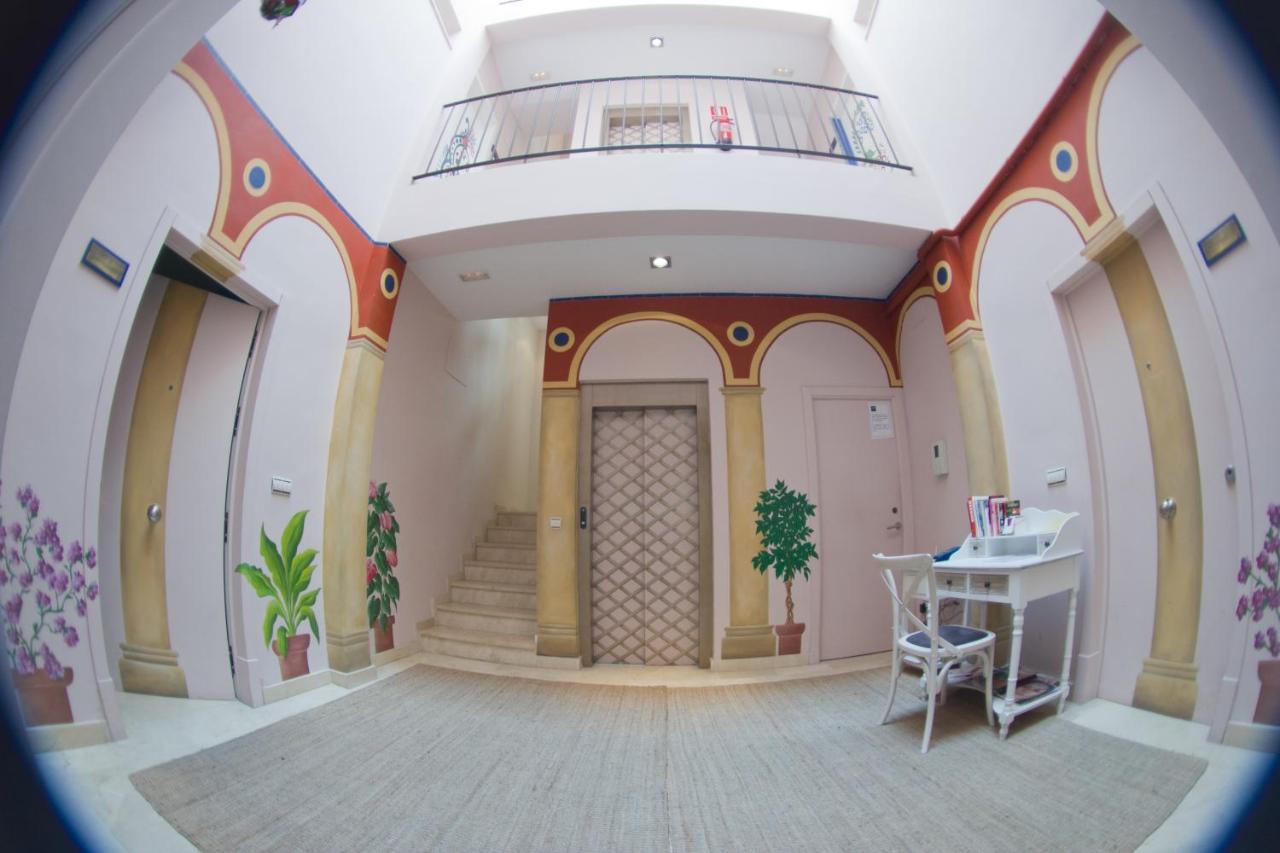 Life Apartments Giralda Suites Sevilla Exterior foto